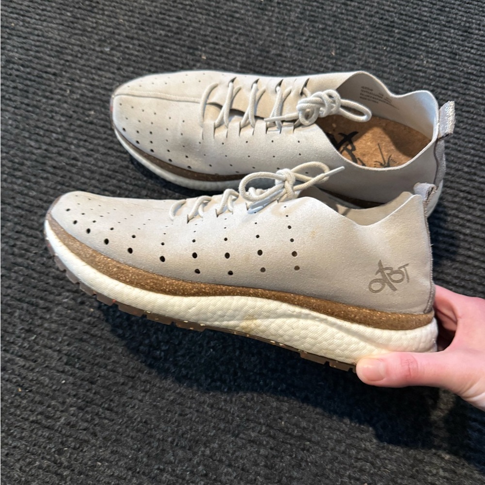 OTBT Light Gray Casual Sneakers